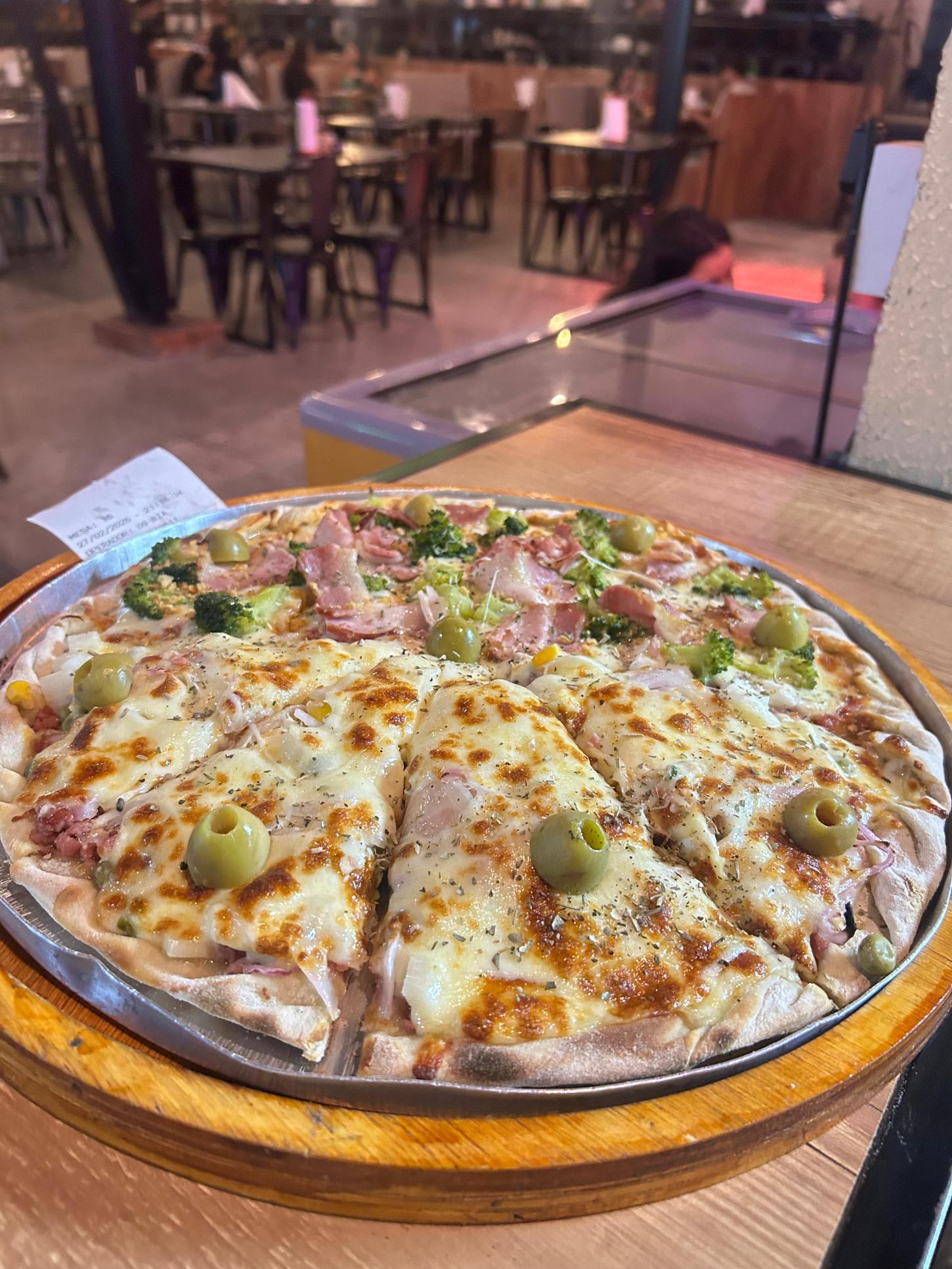 Campanna Pizza & Bar reúne pizzaria, restaurante e chopperia no centro de Penápolis